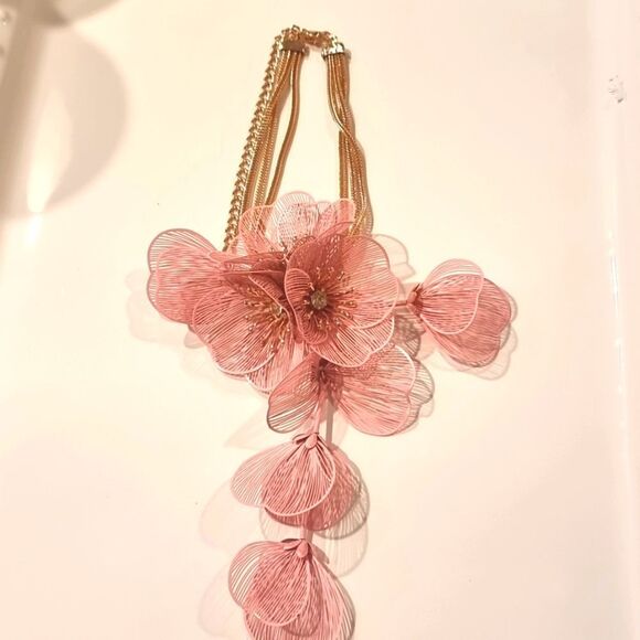 New ZARA cascading flowers choker necklace in Pink - Picture 2 of 12